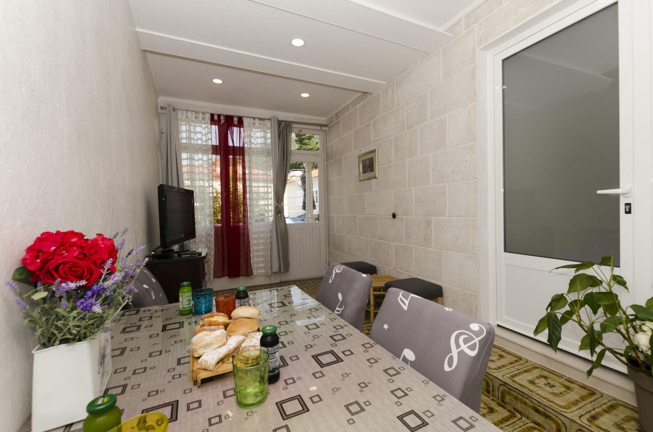 Apartments Tanja Baška Voda Стая снимка